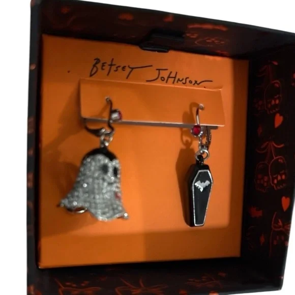 BETSEY JOHNSON Halloween Mismatch Crystal Ghost & Coffin Dangle Earrings NEW NWT - Picture 7 of 10